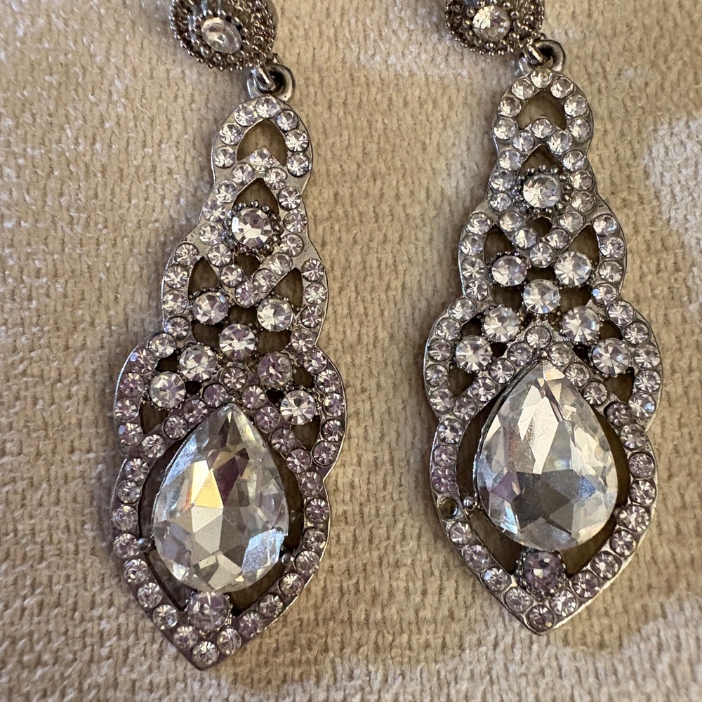 Elegant Silver Crystal Drop Earrings